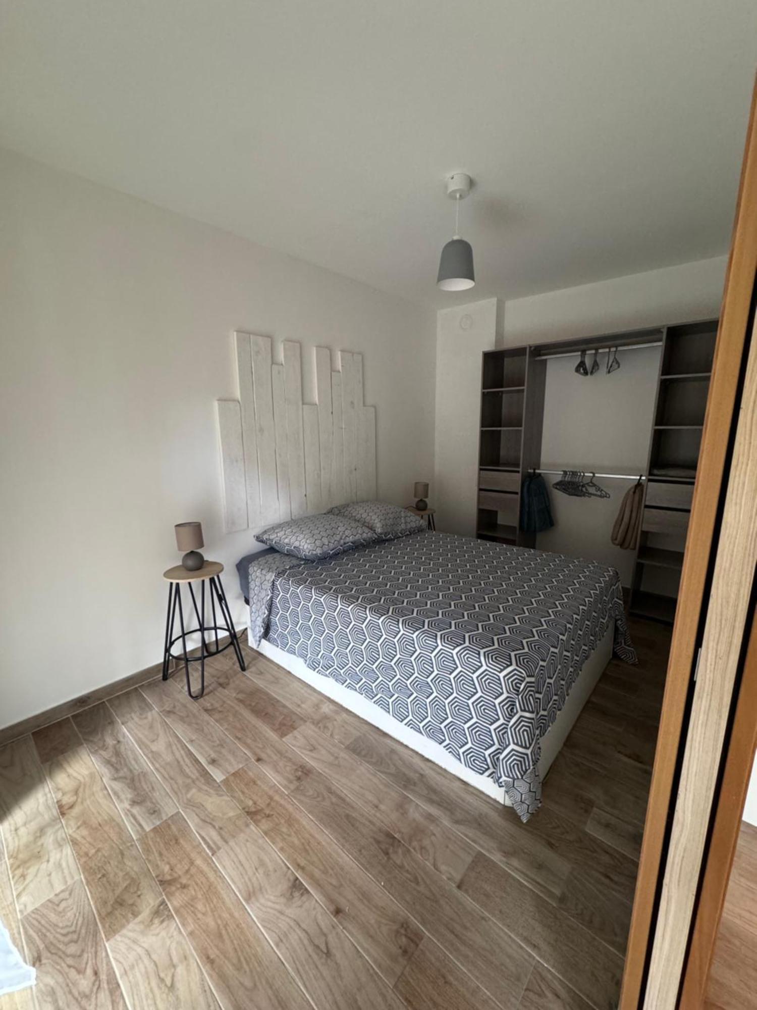 Appartement Avec Jardin Mandelieu Exteriör bild