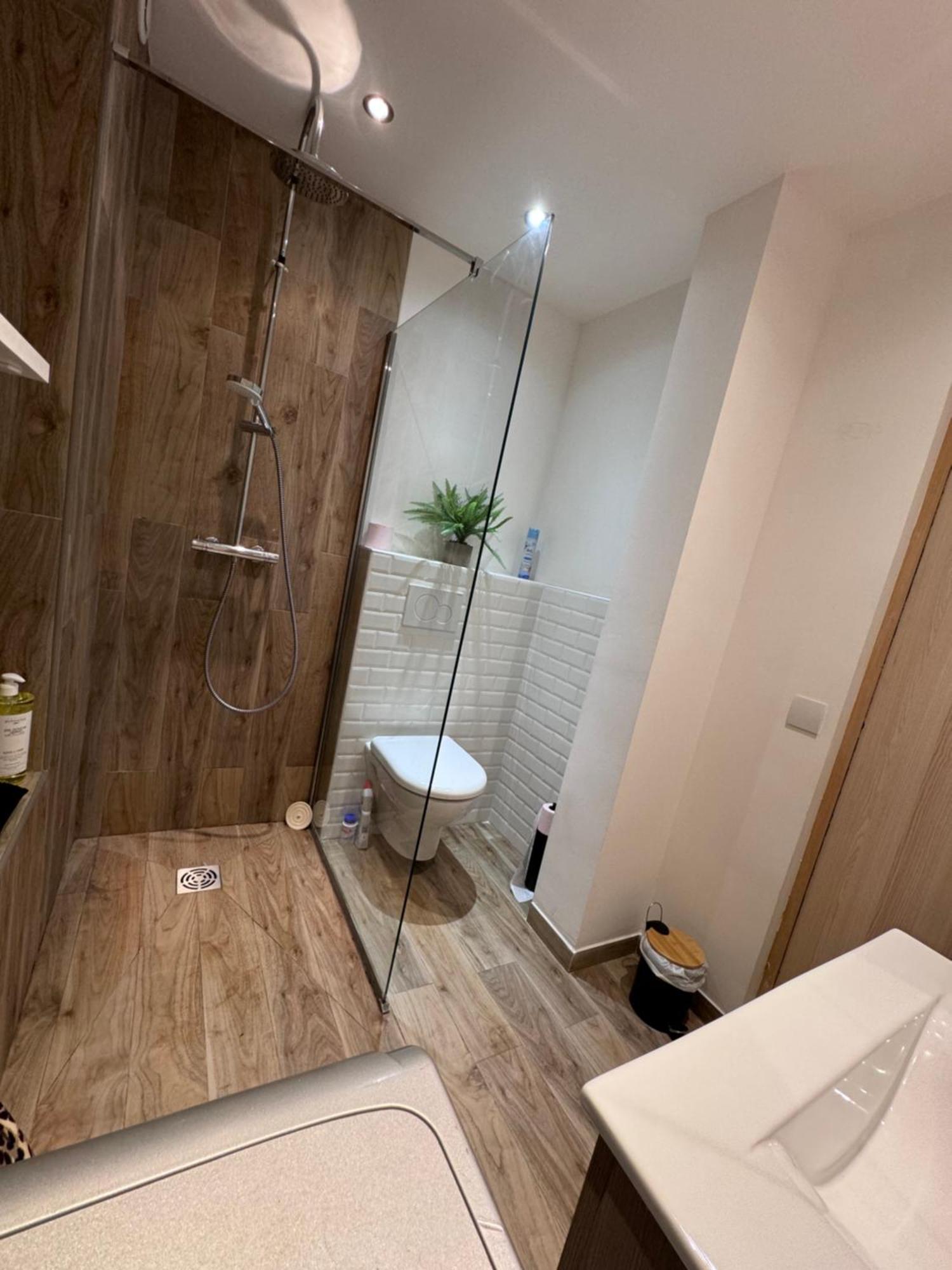 Appartement Avec Jardin Mandelieu Exteriör bild