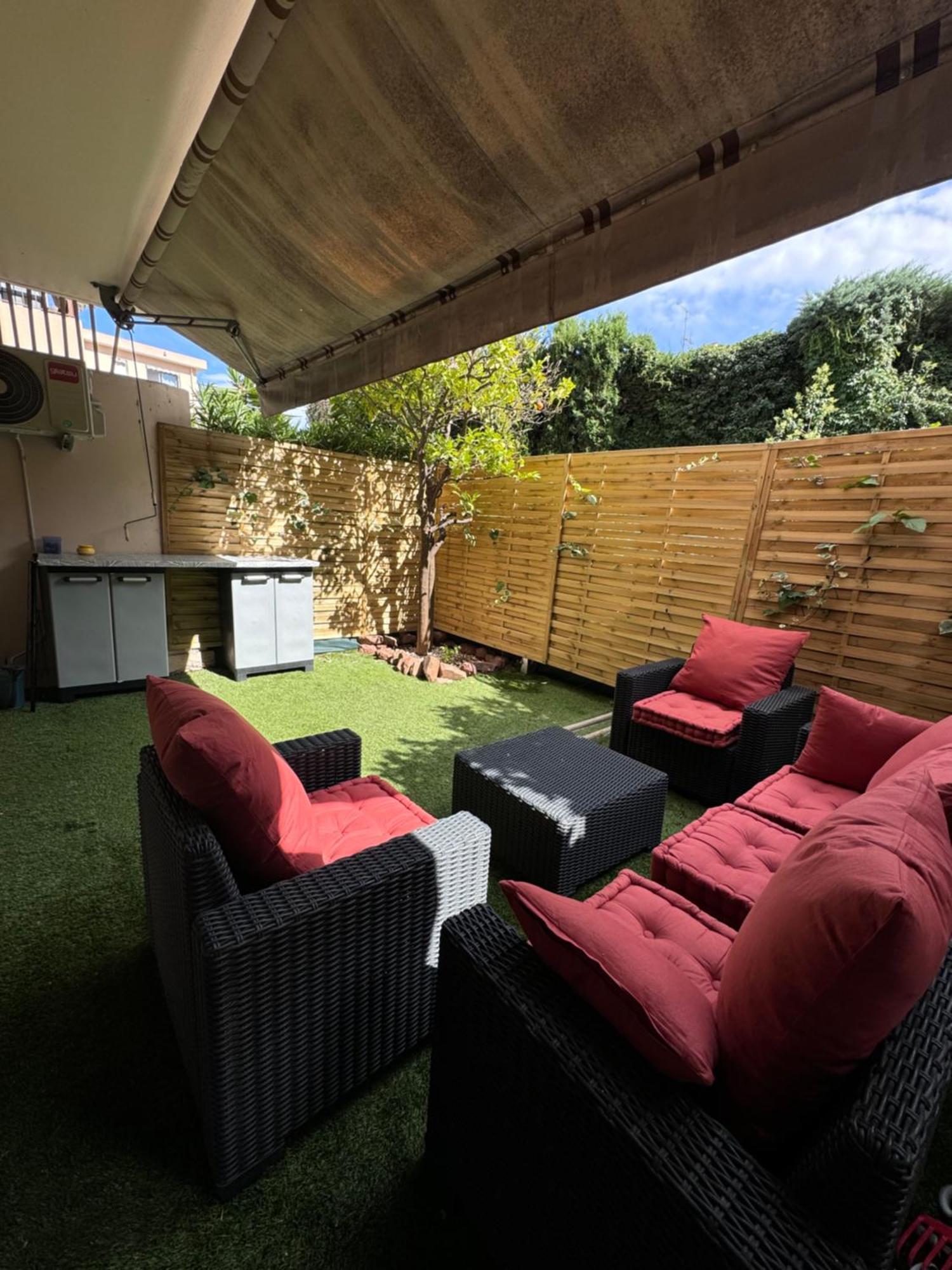 Appartement Avec Jardin Mandelieu Exteriör bild